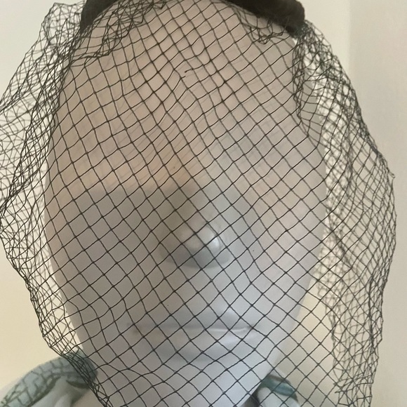 Black Velvet Fascinator/ Hat with Feathers Full Face Veil - Picture 5 of 9